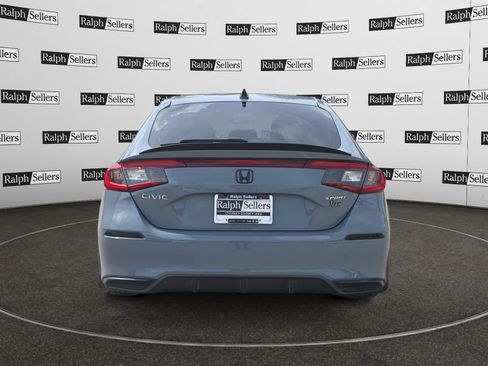 Used 2023 Honda Civic Sport image 5