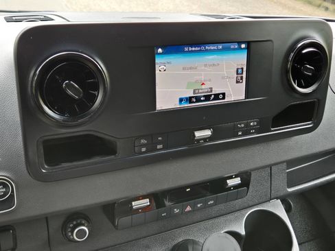 Used 2019 Mercedes-Benz Sprinter 144 image 36