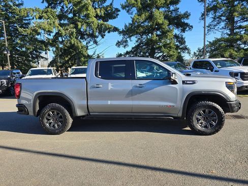 Used 2024 GMC Sierra 1500 AT4X image 41