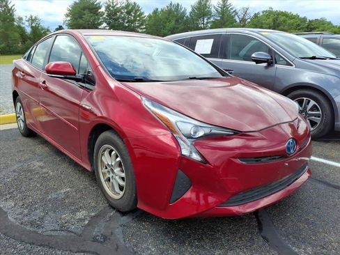 Used 2017 Toyota Prius Four FWD image 11