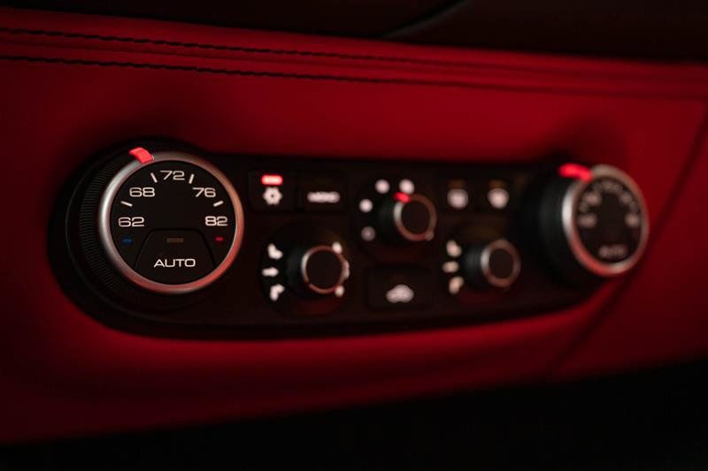 Used 2018 Ferrari 488 GTB RWD image 17