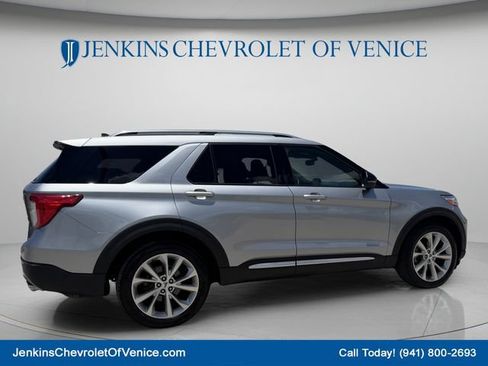 Used 2022 Ford Explorer Platinum w/ Equipment Group 601A AWD/4WD image 4