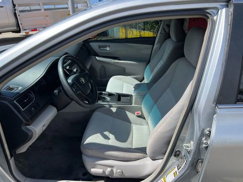Used 2015 Toyota Camry LE image 7