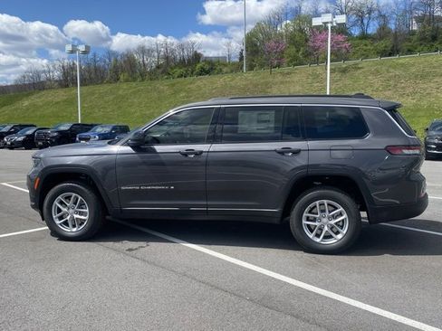 New 2025 Jeep Grand Cherokee L Laredo image 4