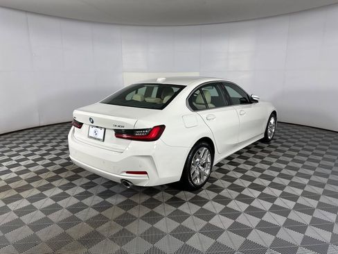 Used 2025 BMW 330i xDrive Sedan w/ Premium Package image 28