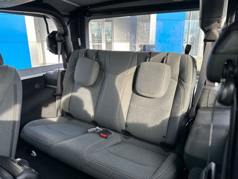 Used 2025 Jeep Wrangler Sport image 13