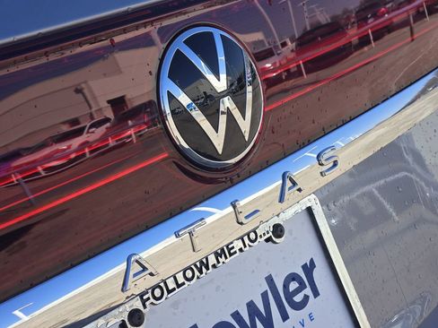 New 2026 Volkswagen Atlas SE image 7