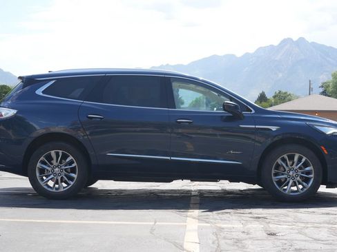 Used 2023 Buick Enclave Avenir w/ Avenir Technology Package AWD/4WD image 6