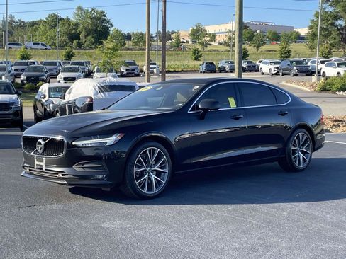 Used 2018 Volvo S90 T5 Momentum w/ Convenience Package FWD image 3