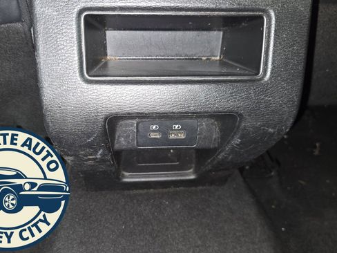 Used 2022 Mitsubishi Outlander SE image 26