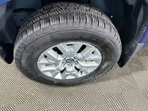 Used 2022 Nissan Frontier SV w/ Technology Package image 10