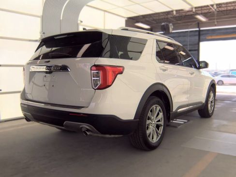 Used 2023 Ford Explorer Limited w/ Equipment Group 301A RWD image 6