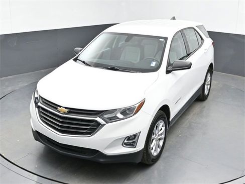 Used 2018 Chevrolet Equinox LS image 33