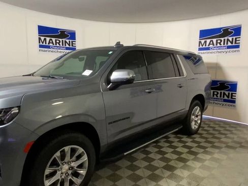 Used 2021 Chevrolet Suburban Premier w/ Premium Package 2 AWD/4WD image 6
