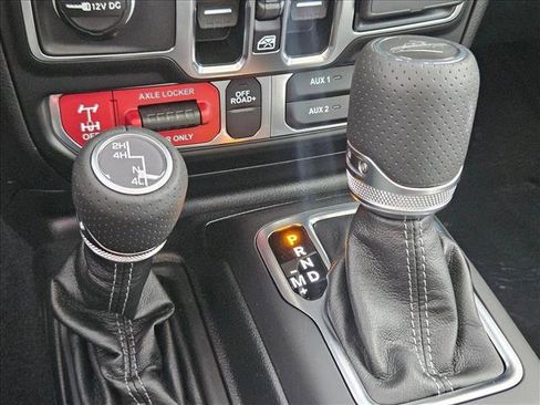 New 2025 Jeep Gladiator Mojave w/ Convenience Group image 14