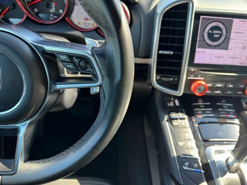 Used 2017 Porsche Cayenne AWD/4WD image 28