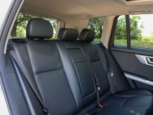 Used 2010 Mercedes-Benz GLK 350 4MATIC image 19