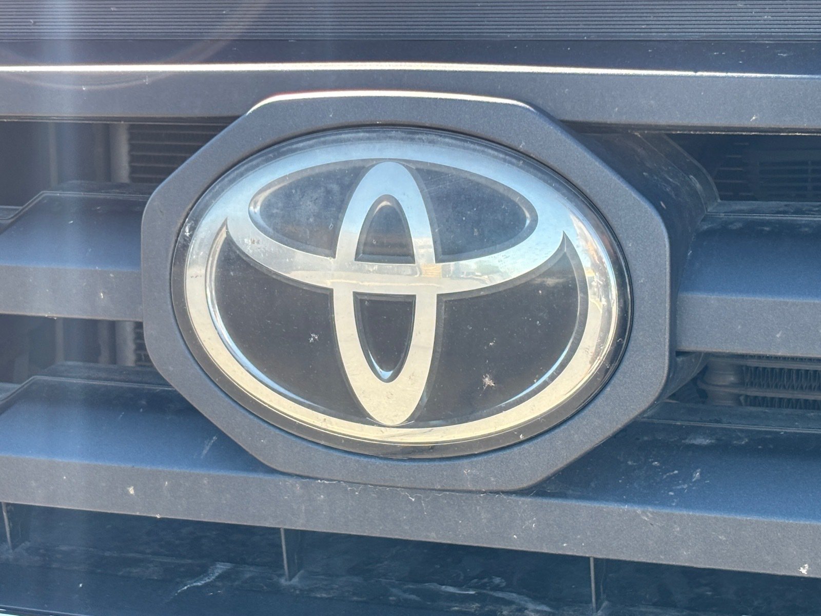 Used 2020 Toyota Tacoma SR5 RWD image 9