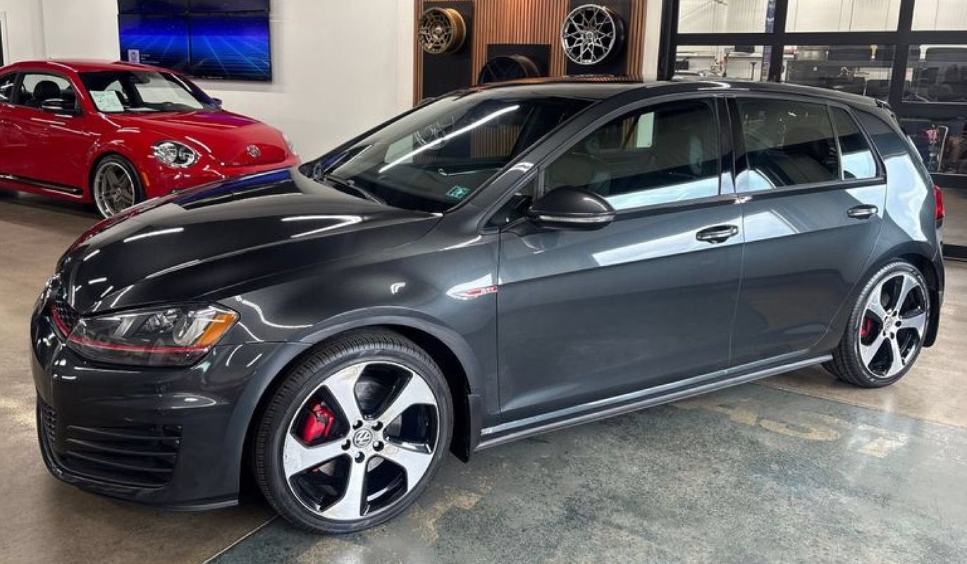 Used 2016 Volkswagen GTI SE w/ Lighting Package (SEL) FWD image 1