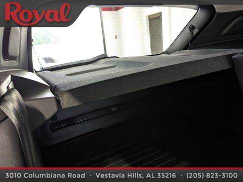 Used 2021 Volvo XC40 T5 Inscription image 11