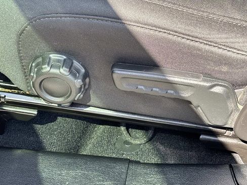 Used 2019 Jeep Wrangler Unlimited Sport S image 8