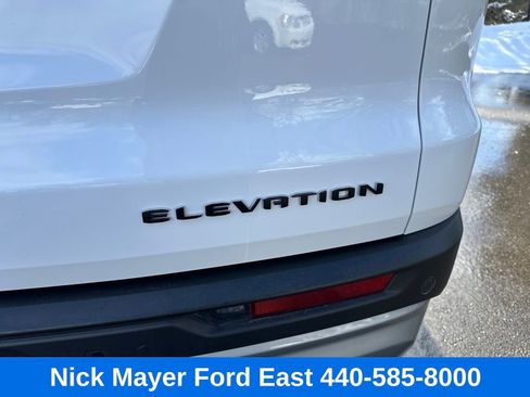 Used 2024 GMC Acadia Elevation image 27