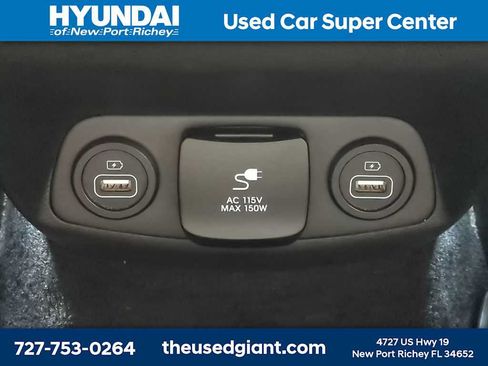 Used 2023 Hyundai Santa Fe Calligraphy AWD/4WD image 16
