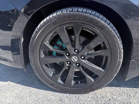 Used 2017 Nissan Altima 2.5 SR w/ Midnight Edition Package FWD image 23