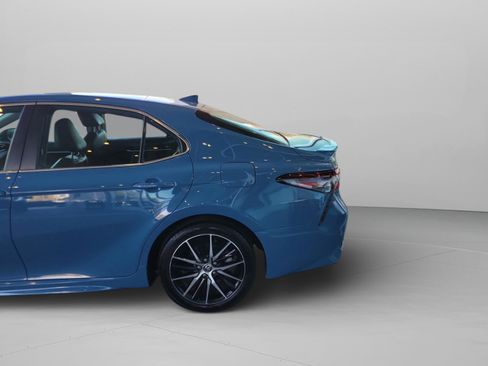 Used 2024 Toyota Camry SE image 31