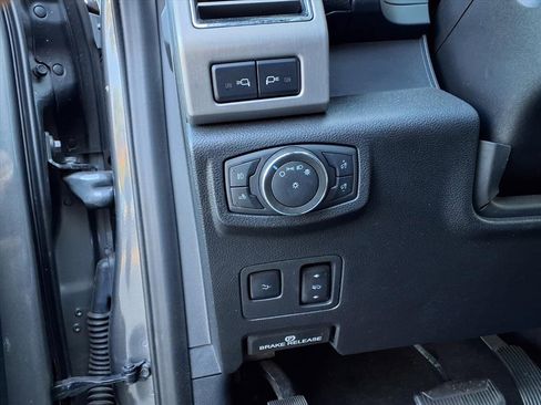 Used 2021 Ford F450 Platinum w/ FX4 Off-Road Package image 18