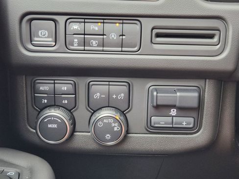 Used 2023 Chevrolet Tahoe RST w/ Luxury Package image 29