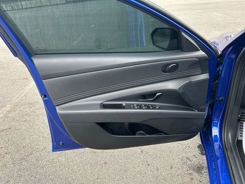 Used 2025 Hyundai Elantra Sport FWD image 10