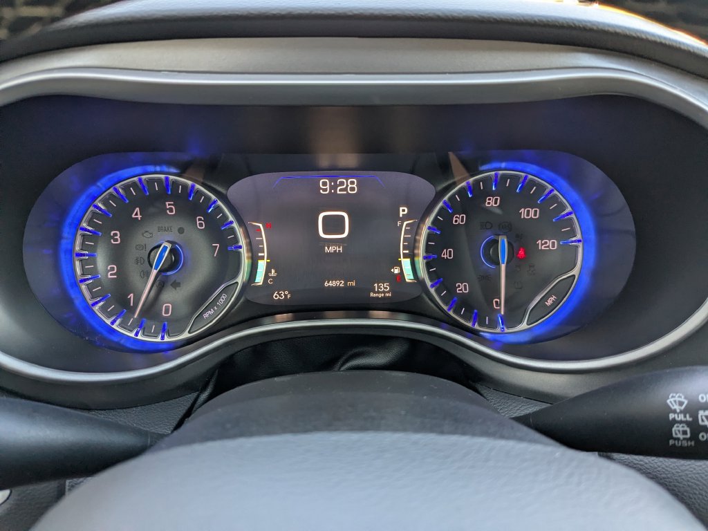 Used 2024 Chrysler Pacifica Touring-L FWD image 13