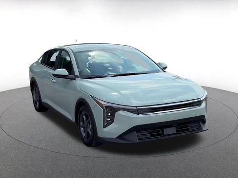 Used 2026 Kia K4 FWD image 2