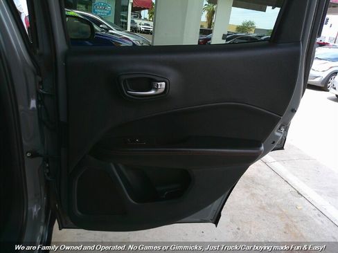 Used 2020 Jeep Compass Trailhawk w/ Cold Weather Group image 25