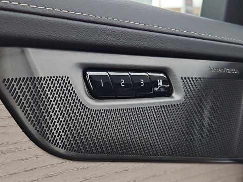 New 2026 Volvo XC90 B6 Plus w/ Protection Package Premier image 18