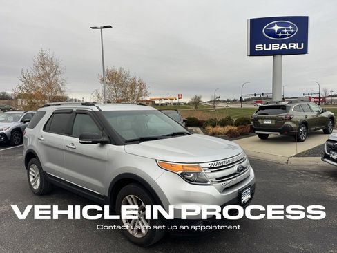 Used 2013 Ford Explorer XLT image 1