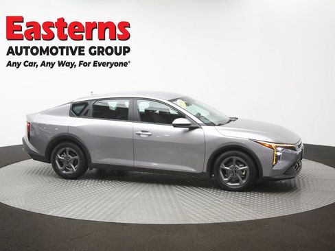 Used 2025 Kia K4 FWD image 45