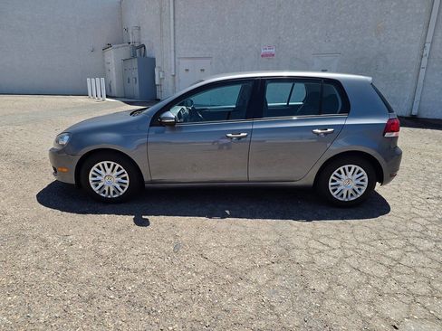 Used 2012 Volkswagen Golf 4-Door FWD image 10