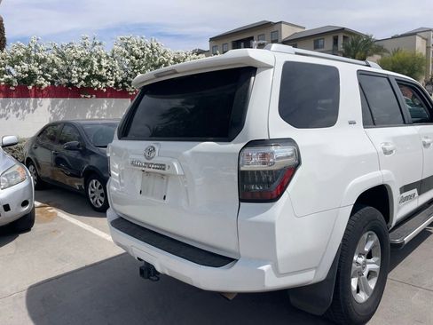 Used 2017 Toyota 4Runner SR5 Premium image 4