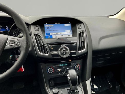 Used 2018 Ford Focus SEL FWD image 9