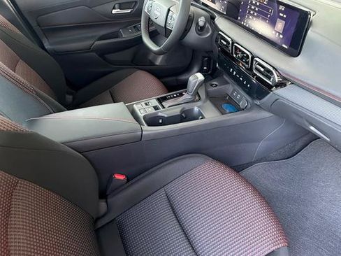 New 2027 Nissan Sentra SR w/ Floor Mat Package FWD image 16