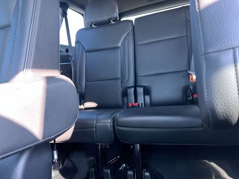 Used 2022 GMC Yukon XL Denali AWD/4WD image 24