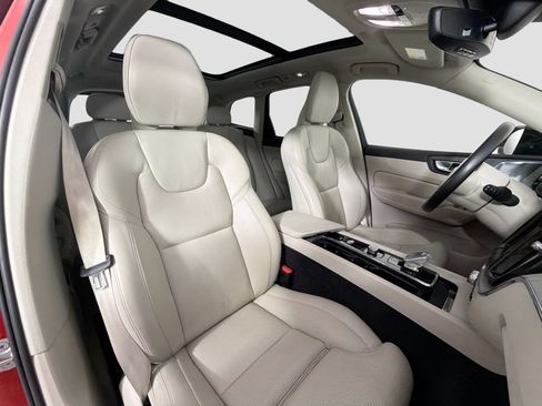Certified 2024 Volvo XC60 B5 Ultimate AWD/4WD image 28