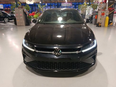 Used 2025 Volkswagen Jetta Sport FWD image 9