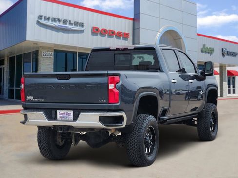 Used 2020 Chevrolet Silverado 2500 LTZ w/ LTZ Texas Edition image 5