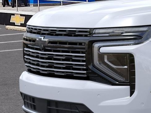 New 2026 Chevrolet Suburban High Country AWD/4WD image 13