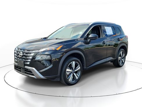 Certified 2026 Nissan Rogue SL AWD/4WD image 2