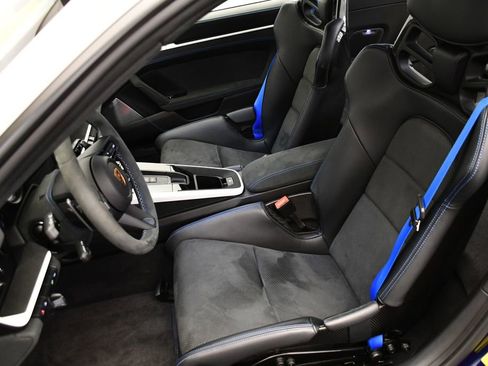 Used 2024 Porsche 911 Dakar image 42