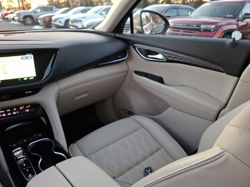 Certified 2023 Buick Envision Avenir image 16